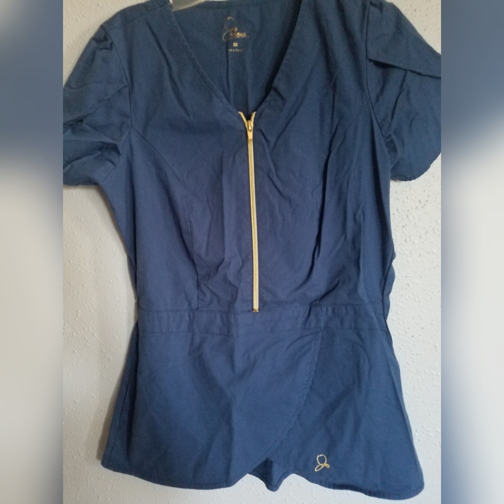 Jaanuu Tulip Scrub Top